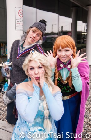 Frozen Cosplayers Kristoff DV8 Props Elsa Scarlette Cosplay Anna Kimmy & Emmie Cosplay Scott Tsai Studio AniRevo Winter 2015